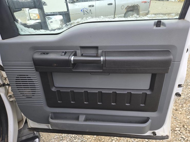 2011-ford-f350-image-34