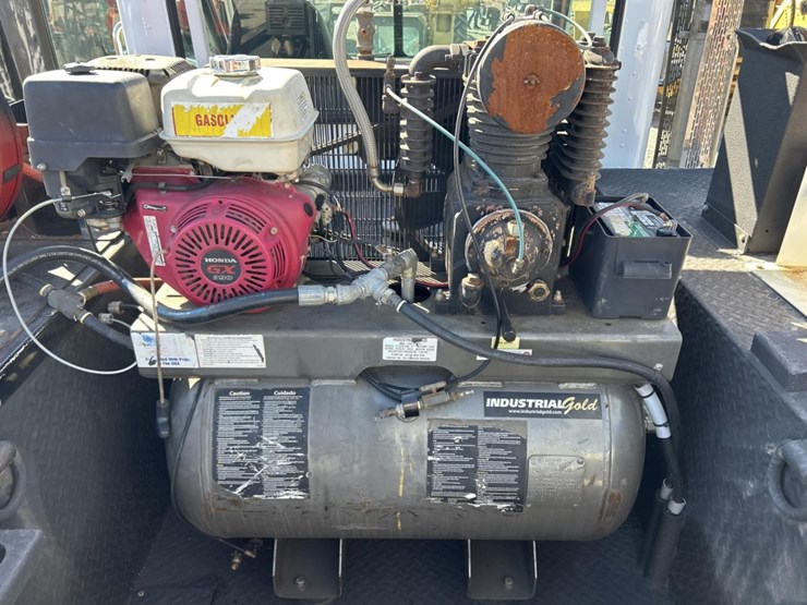 2017-peterbilt-337-image-62