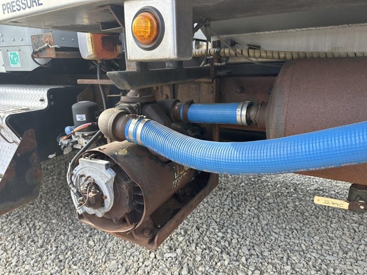 2005-kenworth-t800-image-21