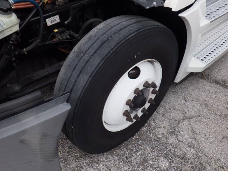 freightliner-cascadia-126-image-26