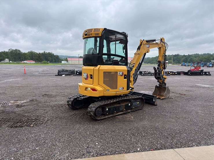 2023-caterpillar-303-image-3