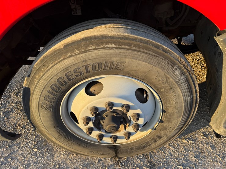 2019-kenworth-t680-image-8