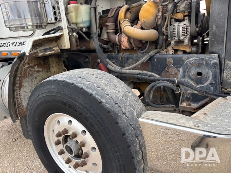 peterbilt-378-image-40
