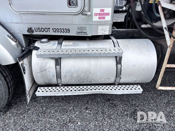 1995-kenworth-t800-image-26