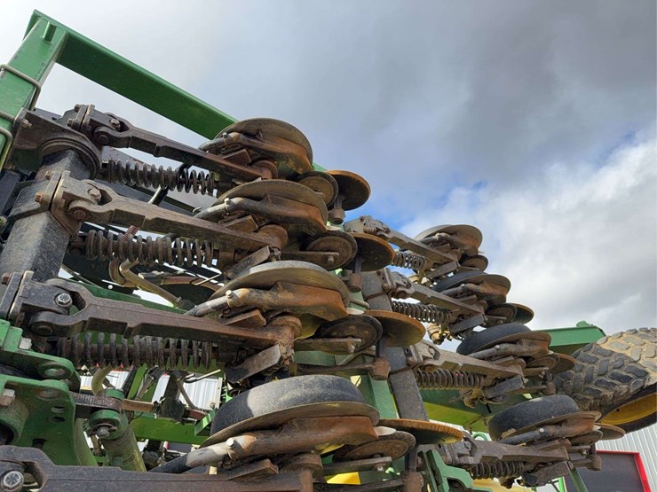 2011-john-deere-1990-image-41