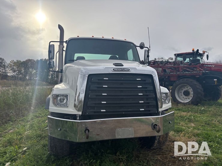 freightliner-114sd-image-17