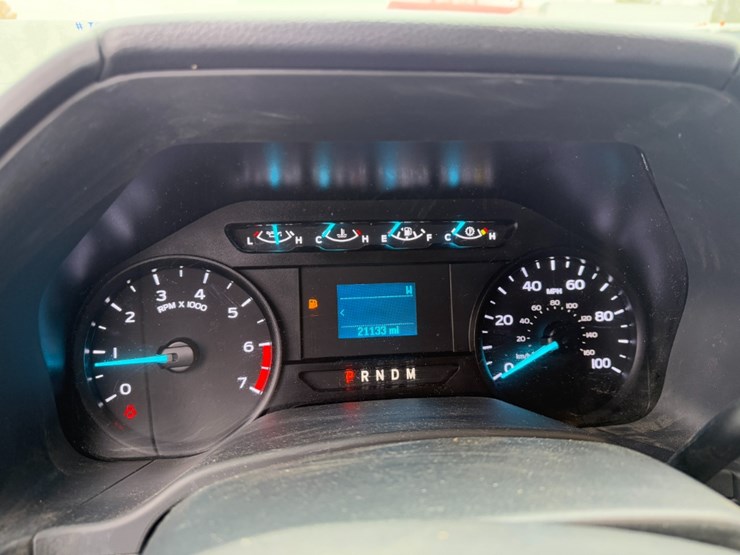 2022-ford-f350-image-16