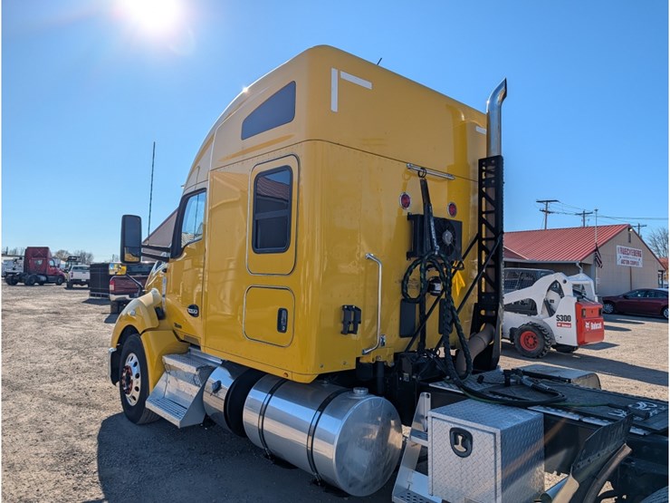2020-kenworth-t680-image-14