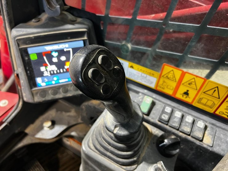 2022-takeuchi-tl8r2-image-26