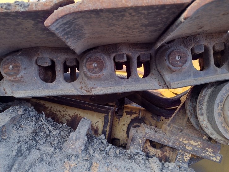 caterpillar-d6t-xl-image-30