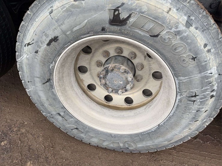 2010-kenworth-t800-image-7