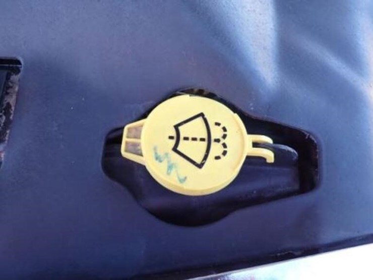 ram-1500-slt-image-24