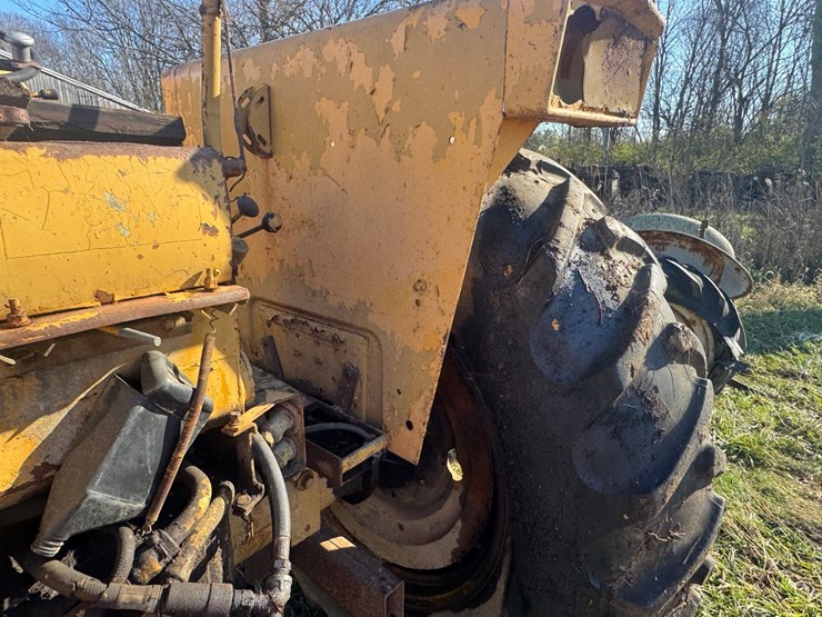 minneapolis-moline-m670-image-25