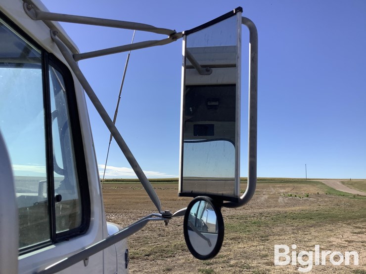 international-4700-image-11