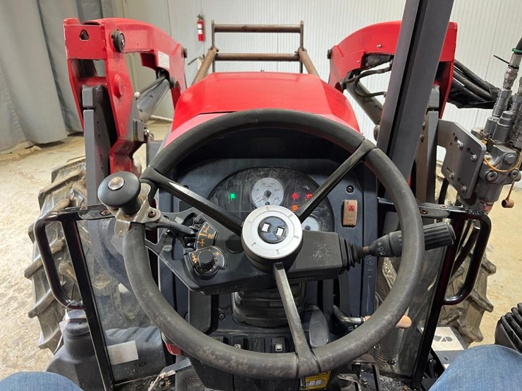 massey-ferguson-4708-image-32