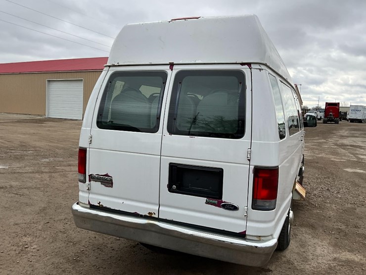 ford-e250-image-9