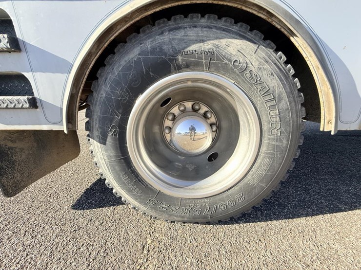 international-4700-image-74