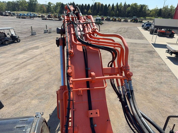 hitachi-225-excavator-image-38