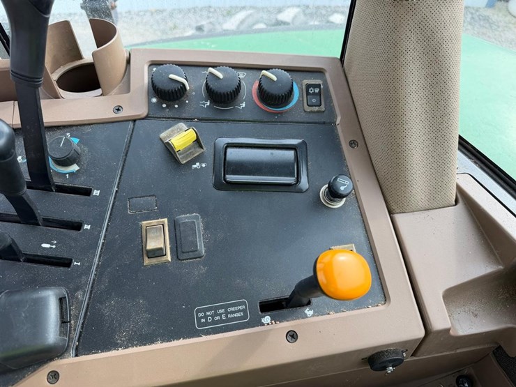 2000-john-deere-7810-image-35