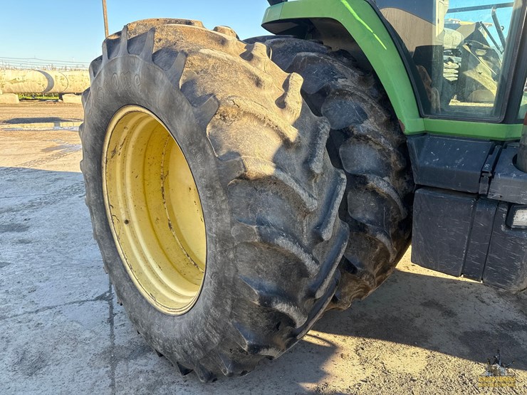 john-deere-8400-image-11