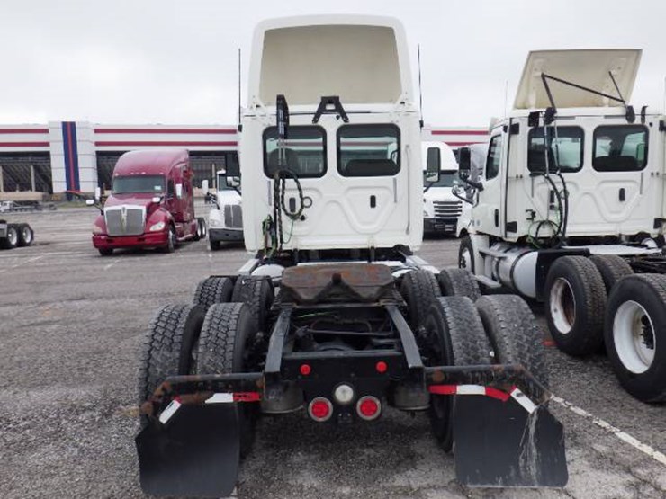 freightliner-cascadia-125-image-8