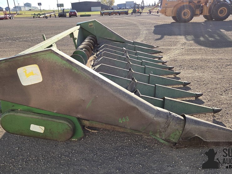 john-deere-9r22-corn-head-image-4
