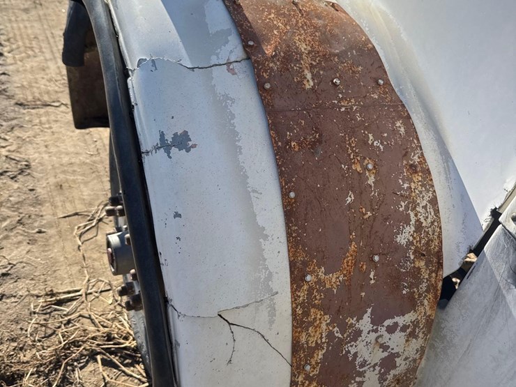 peterbilt-357-image-34