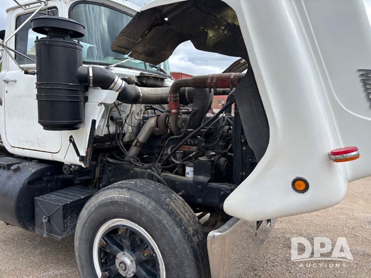 mack-r686st-image-29