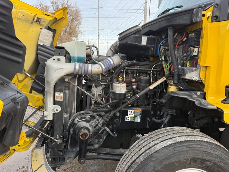 2020-kenworth-t680-image-18