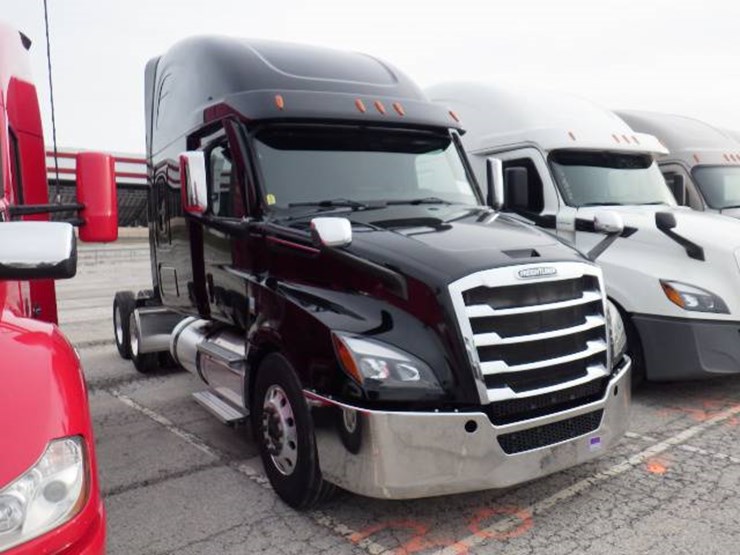 freightliner-cascadia-126-image-4