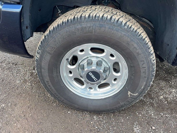 2006-gmc-2500-image-8