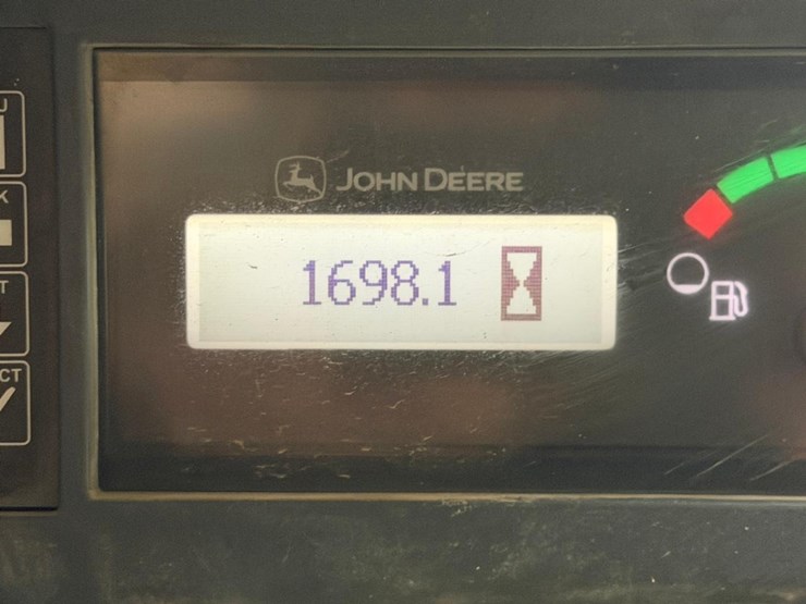 2021-deere-317g-image-22