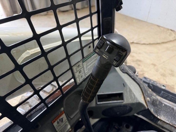 2022-bobcat-s740-image-20