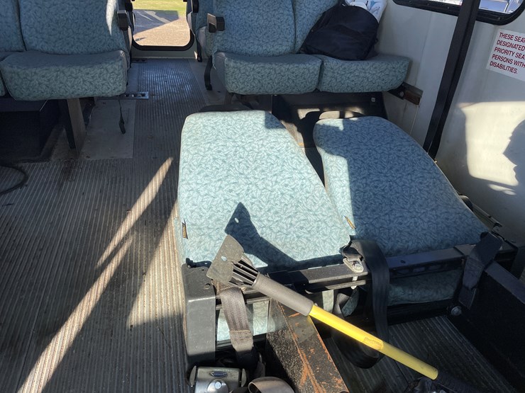 2001-ford-transit-image-24