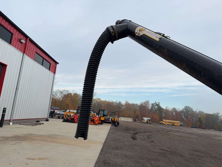 unverferth-15'-hydraulic-seed-auger-image-5