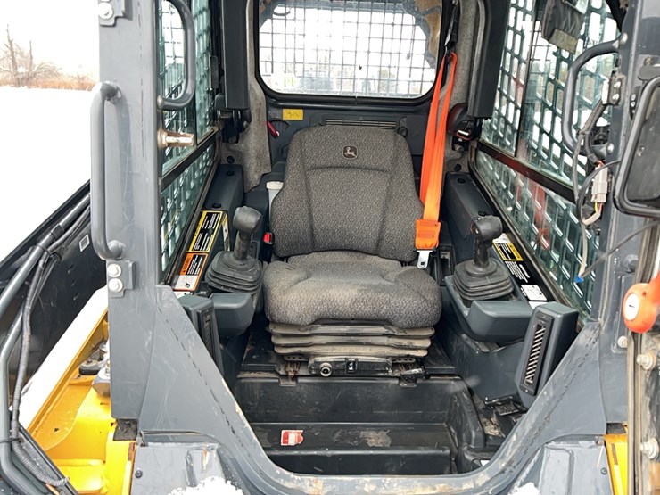 2023-deere-333g-image-6