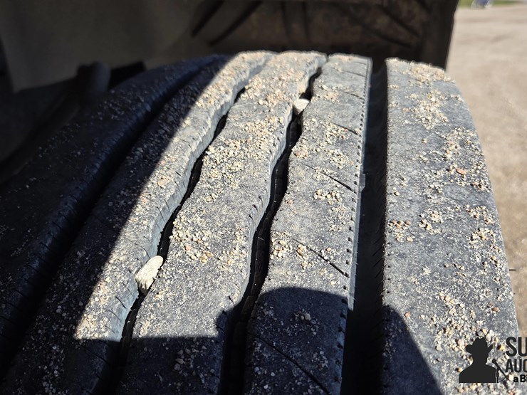 2013-mack-cxu613-t/a-truck-tractor-image-13