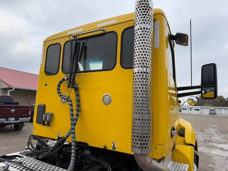 kenworth-t680-image-18