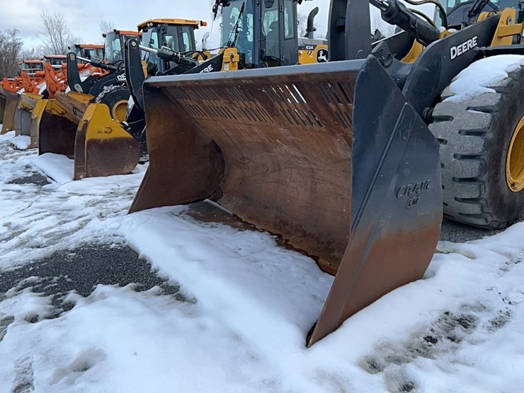 2021-deere-644k-image-2