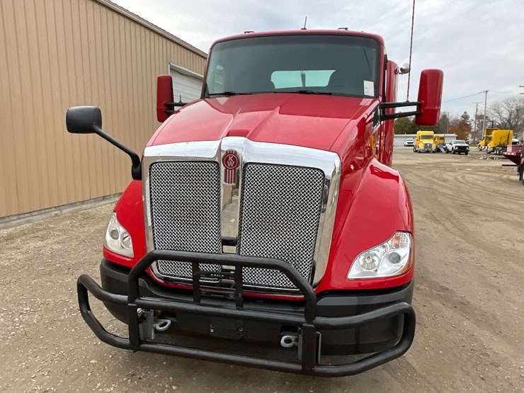 2020-kenworth-t680-image-4