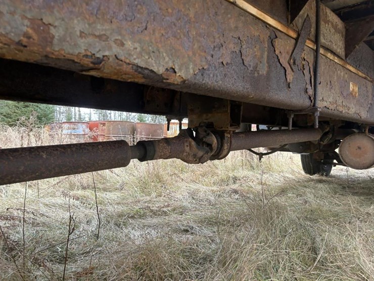 #1429-•-1995-ford-f-series-flatbed-truck-image-25