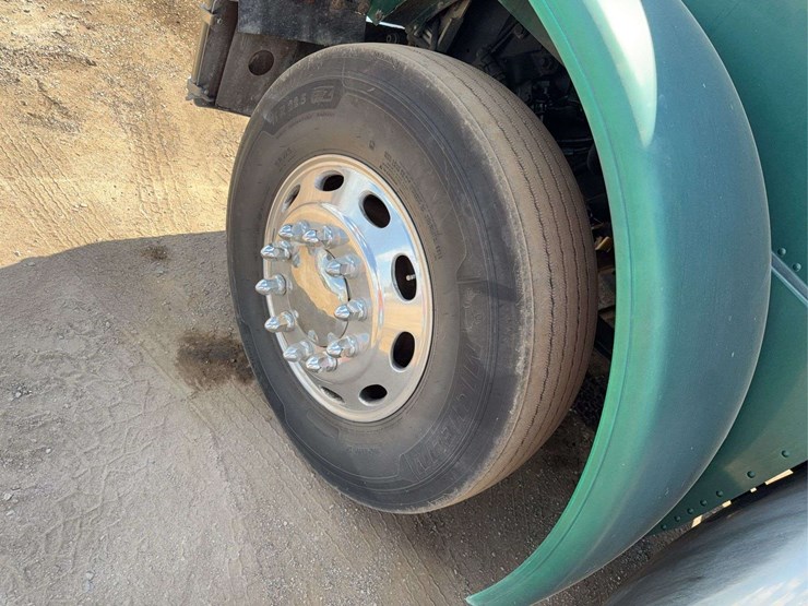 2003-peterbilt-379-image-9