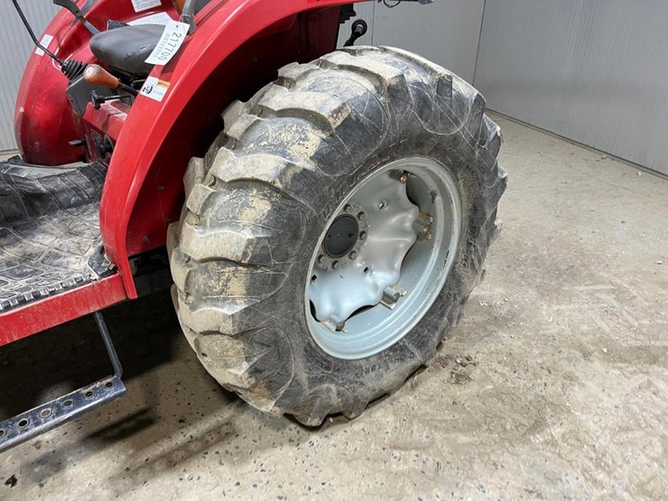 massey-ferguson-1533-image-13