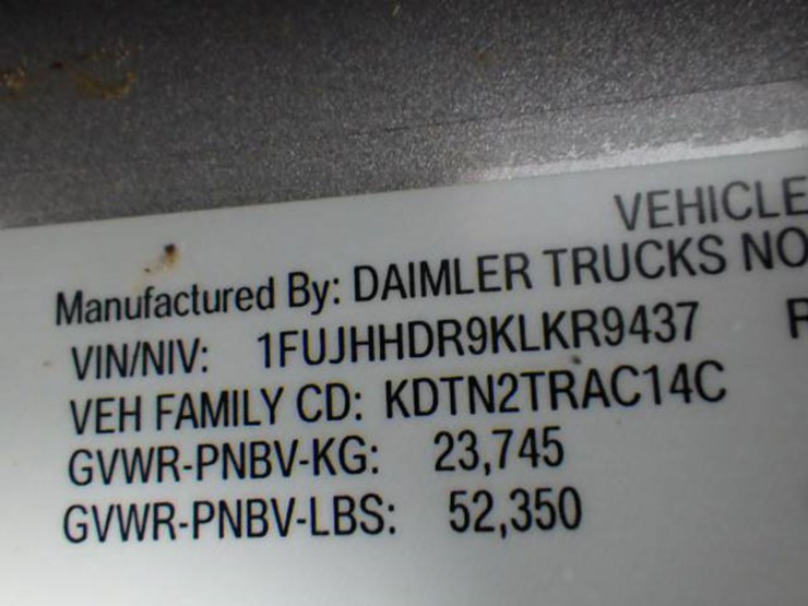 freightliner-cascadia-126-image-29