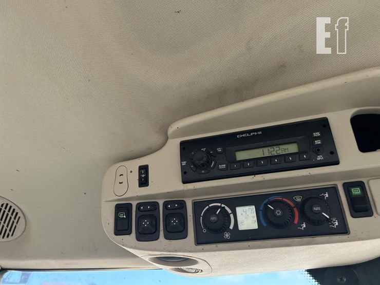 2013-john-deere-6170r-image-53