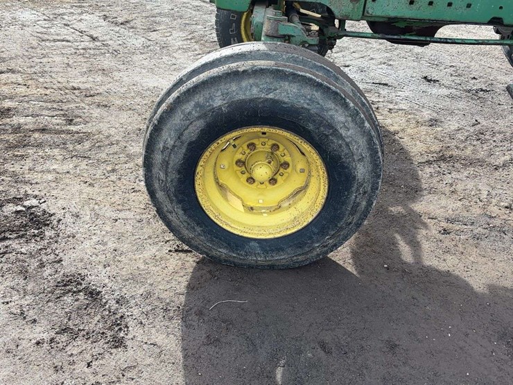 john-deere-2640-image-8