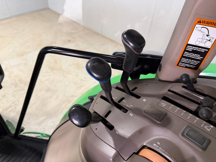 john-deere-5.5-image-24