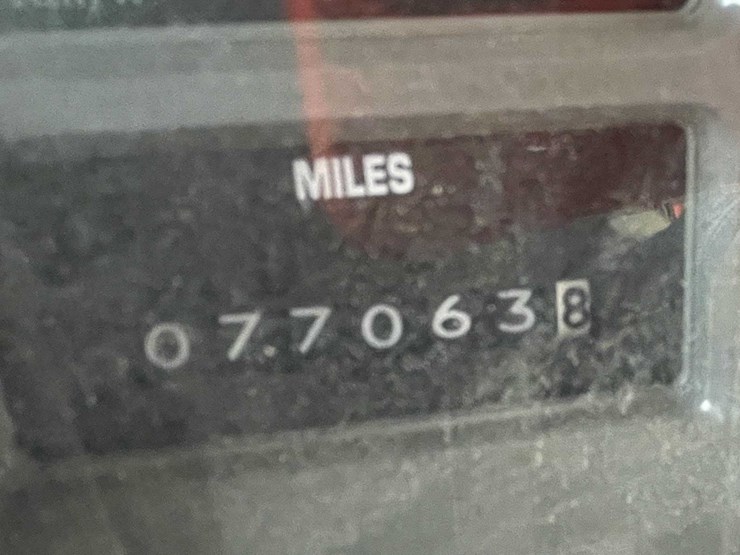 international-4900-image-71