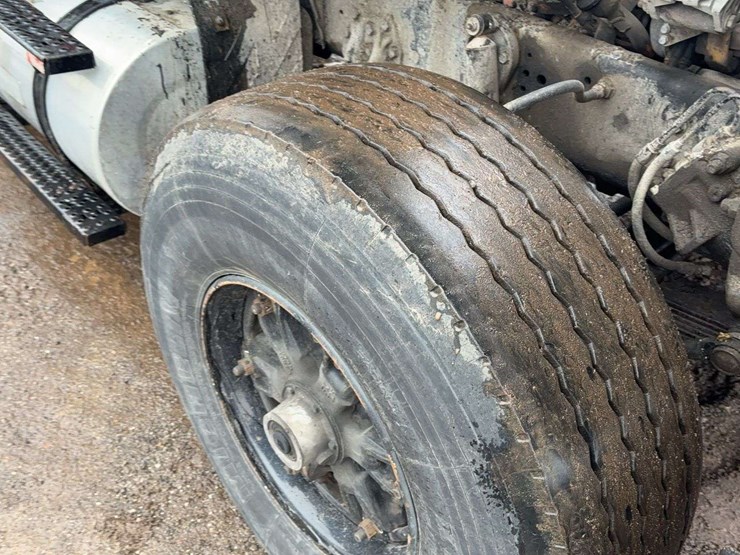 1994-ford-lt9000-image-19