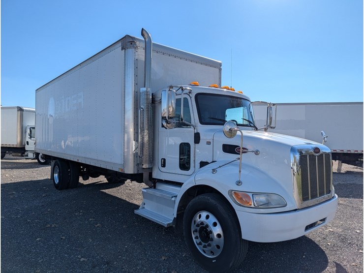 2017-peterbilt-337-image-3